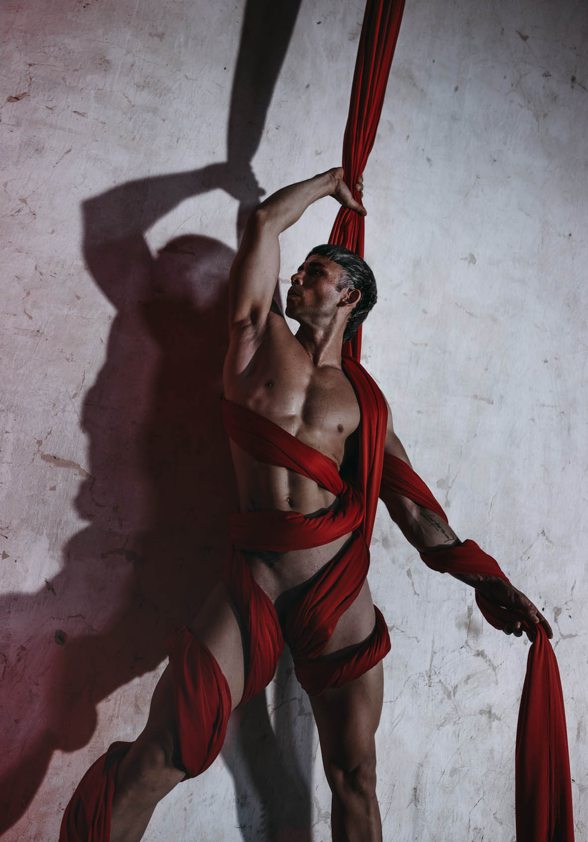 – NSFW – «BOUND BY PAIN, FREED BY LOVE» – Marvin Pleitez by Erick Monterrosa