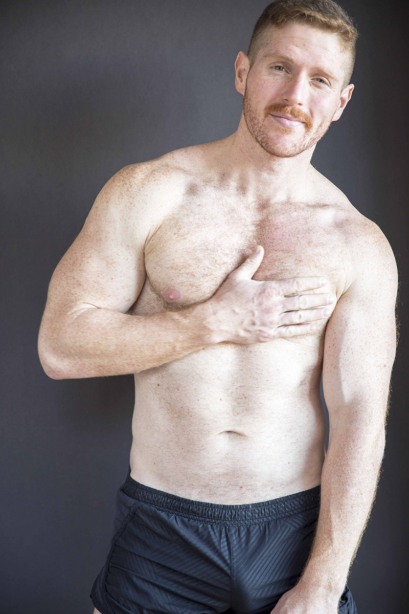 – EXCLUSIVE – «EVERYBODY WANTS A GINGER MAN FOR CHRISTMAS» – Chris Medeiros by Harold Mindel.