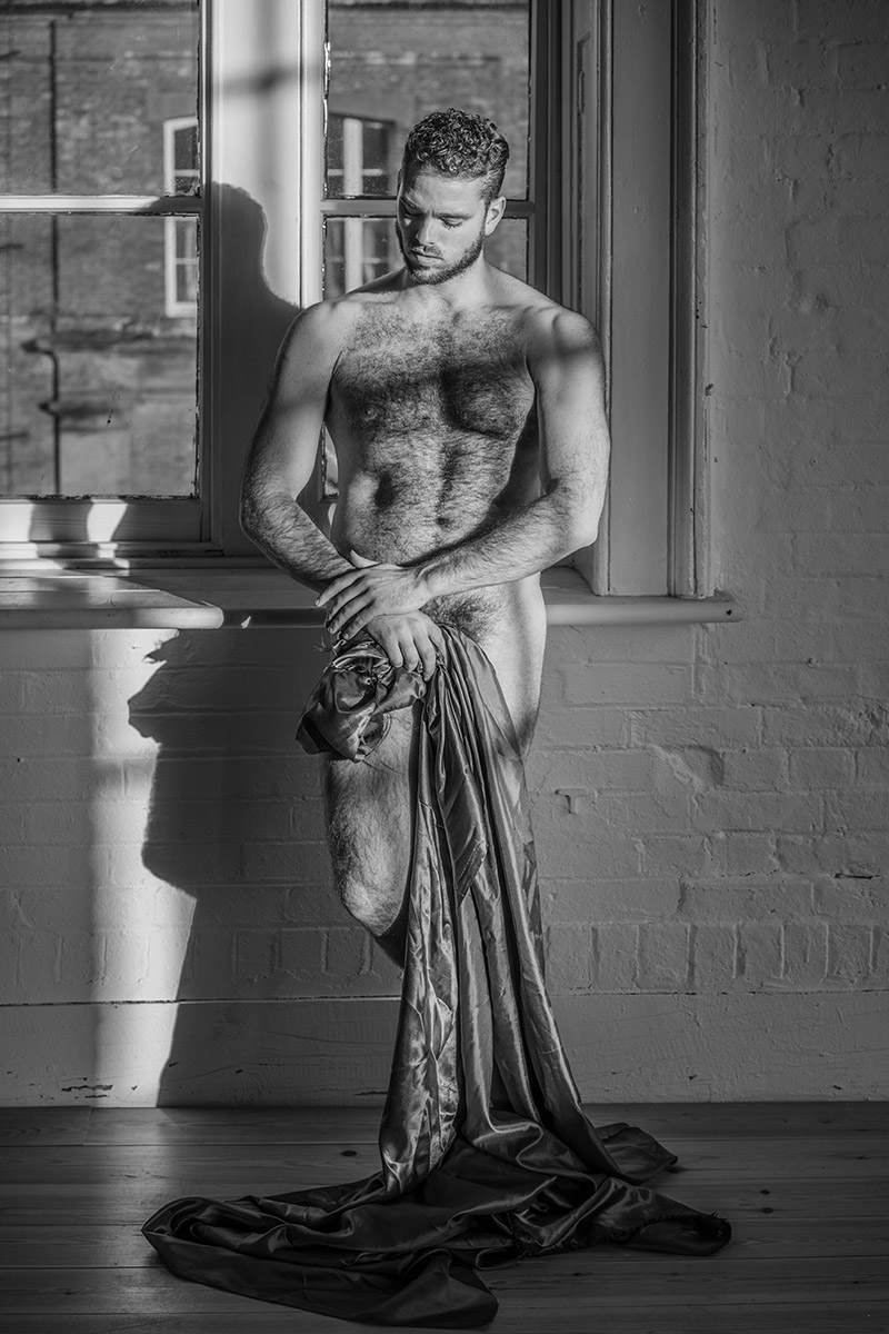 – EXCLUSIVE – «SENSE AND SENSUALITY» – Phil Bruce by Markus Brehm.