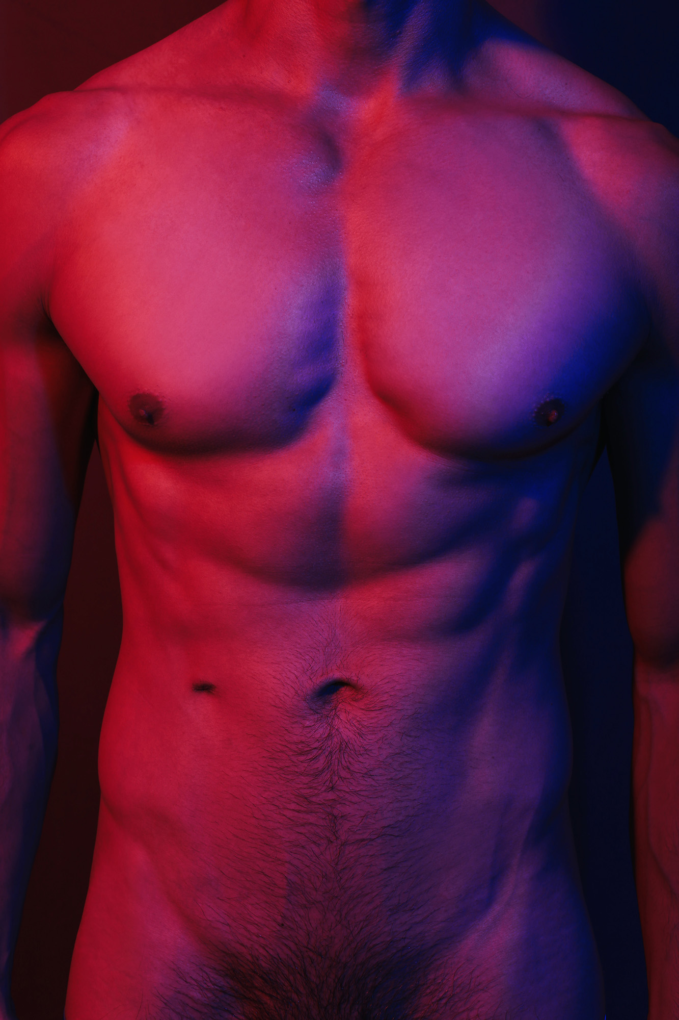 «RED FOR FILTH» – Roberto Benavides by José Miguel Serrano.