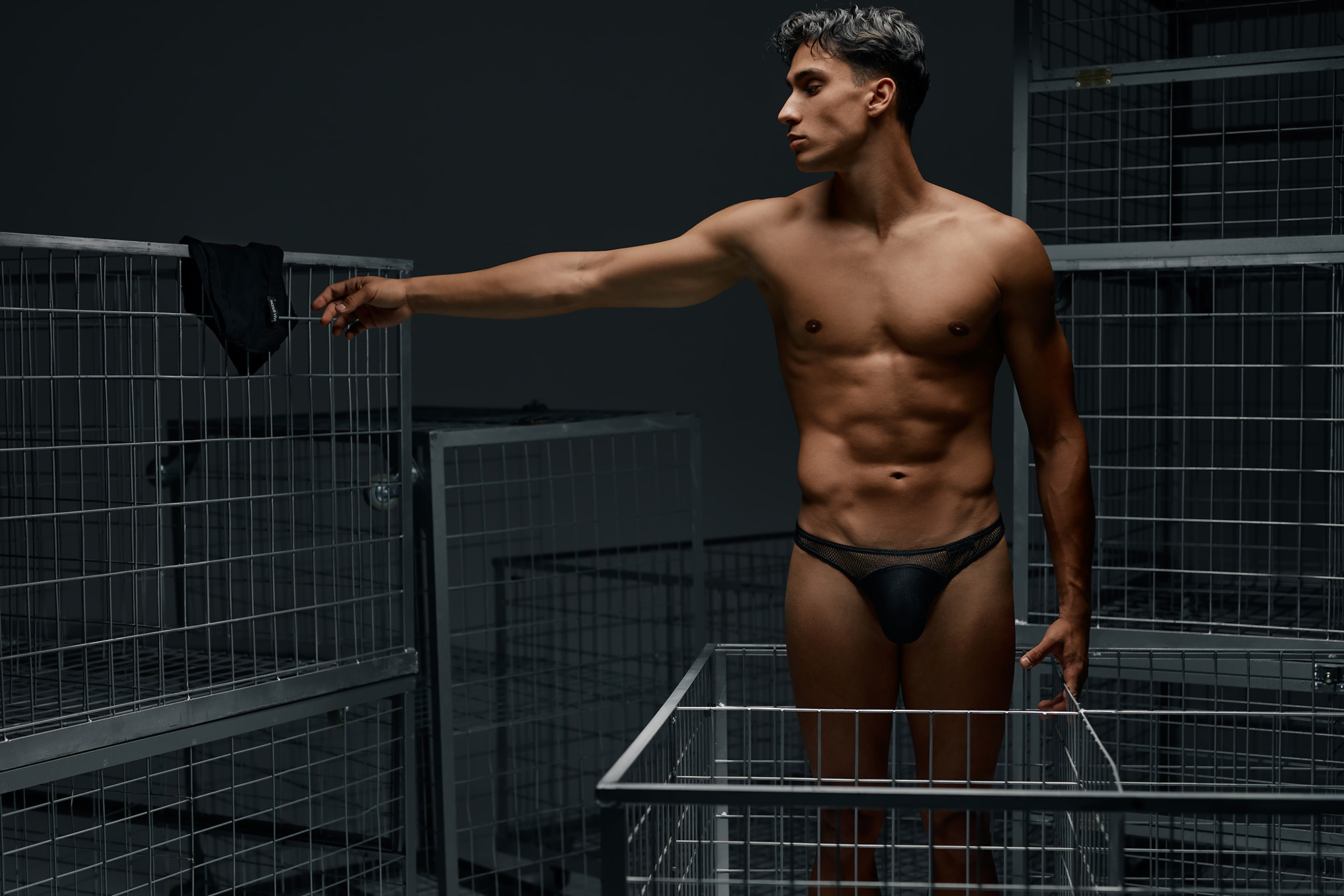 «THE ENTRAPPED» – Thodoris Lampiris by Panos Misailidis for MODUS VIVENDI Mesh line.