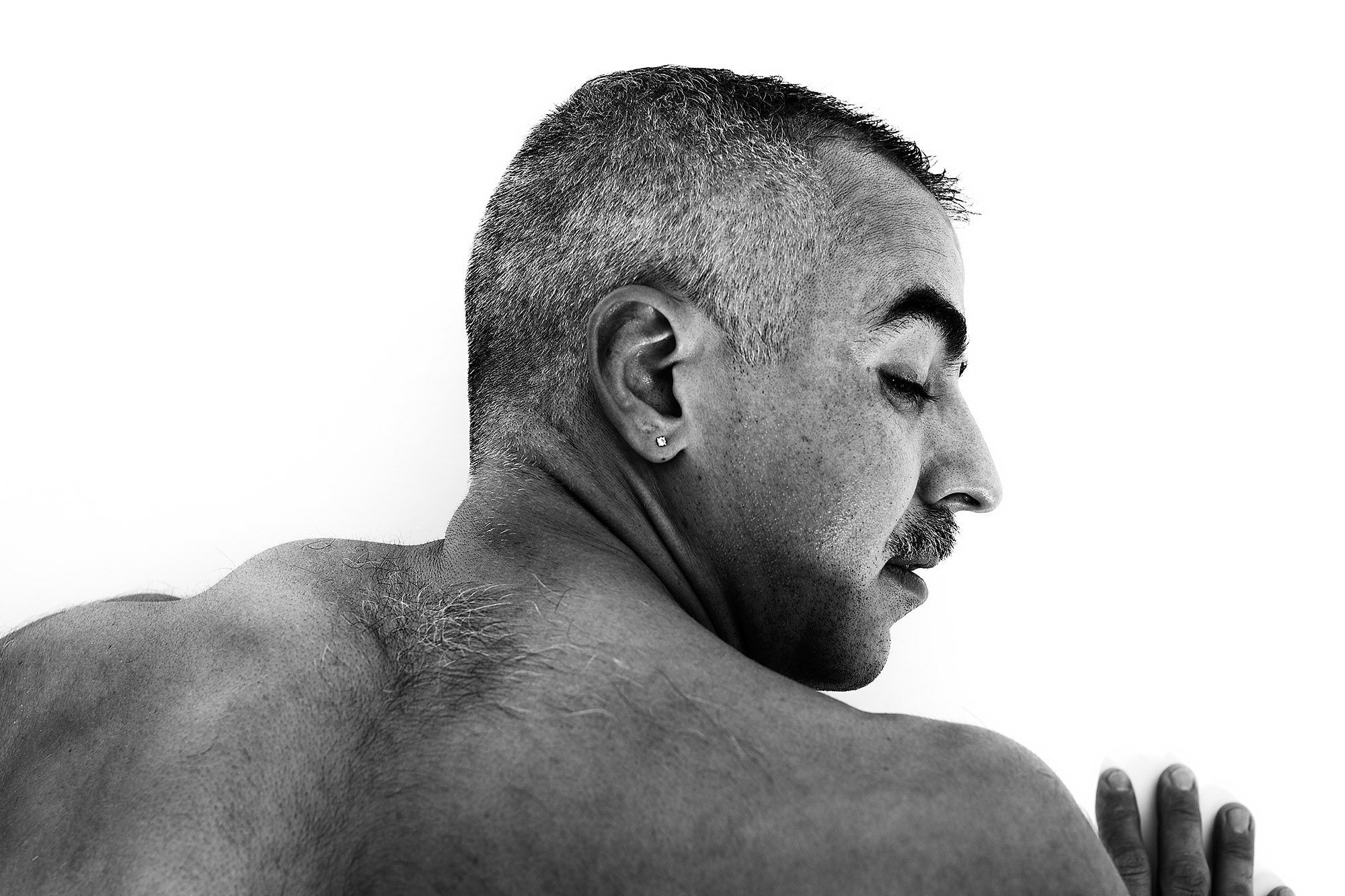 EXPLICIT CONTENT – «ThROb»- Robert Craig by Wade Henderson.
