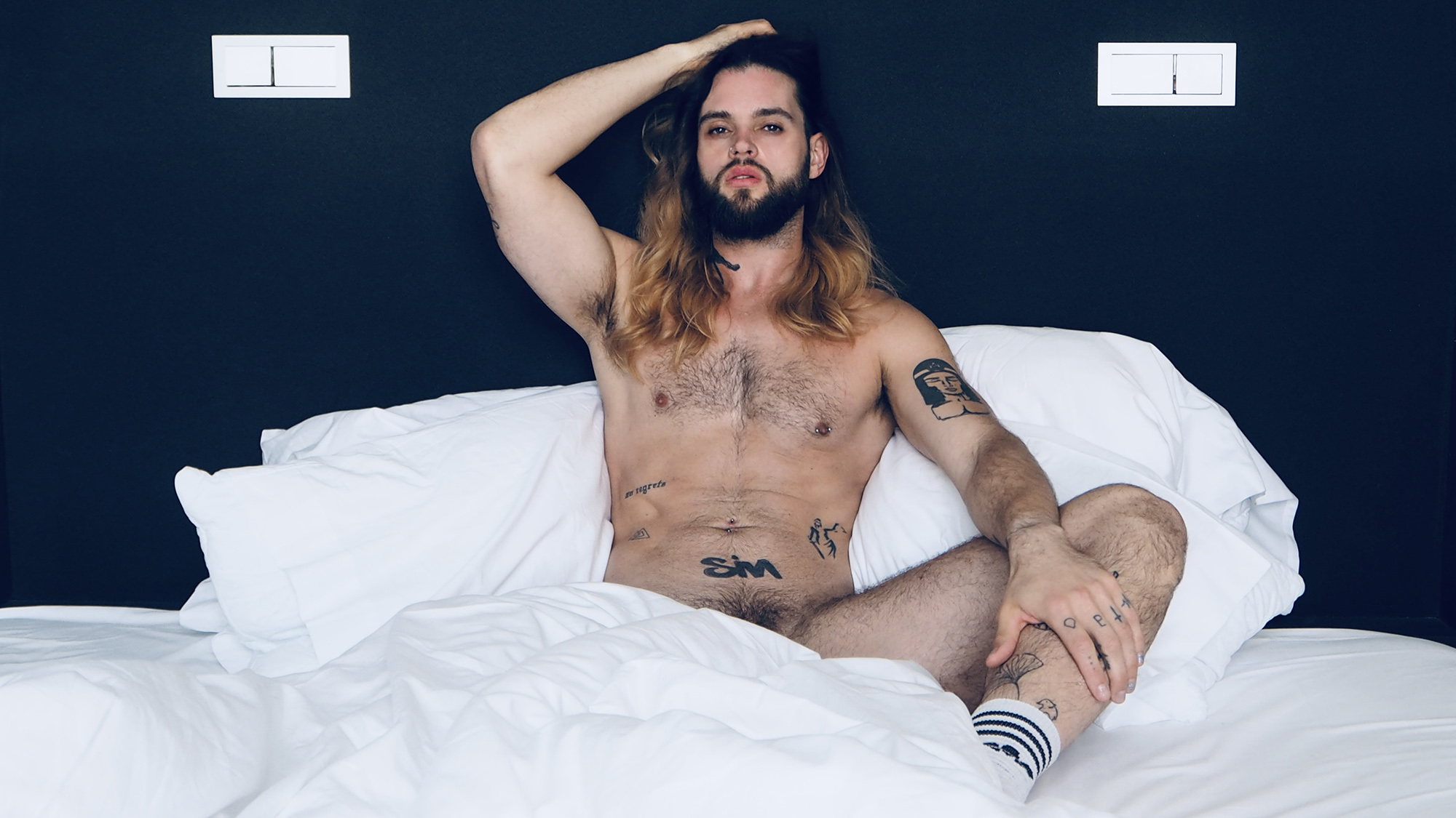 EXPLICIT CONTENT – «ONE NIGHT IN BERLIN» – Axel by JW PIX.