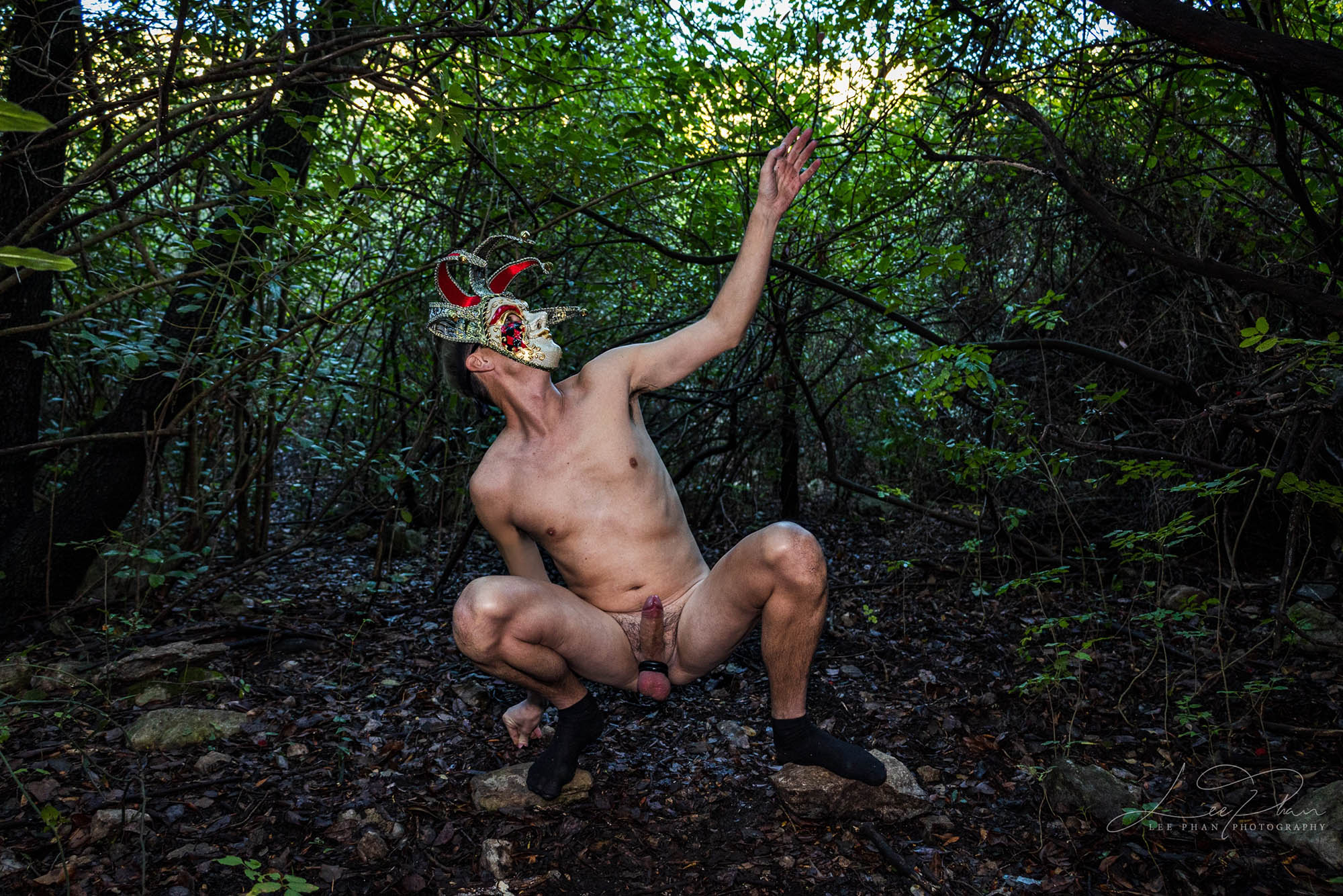 EXPLICIT CONTENT – «THE MASKED DUDE» by Lee Phan.