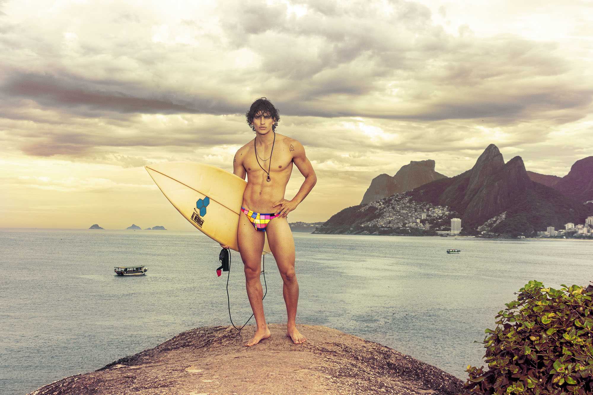 «SURFER» – Henrique Fraga by Gastohn Barrios for MODUS VIVENDI.