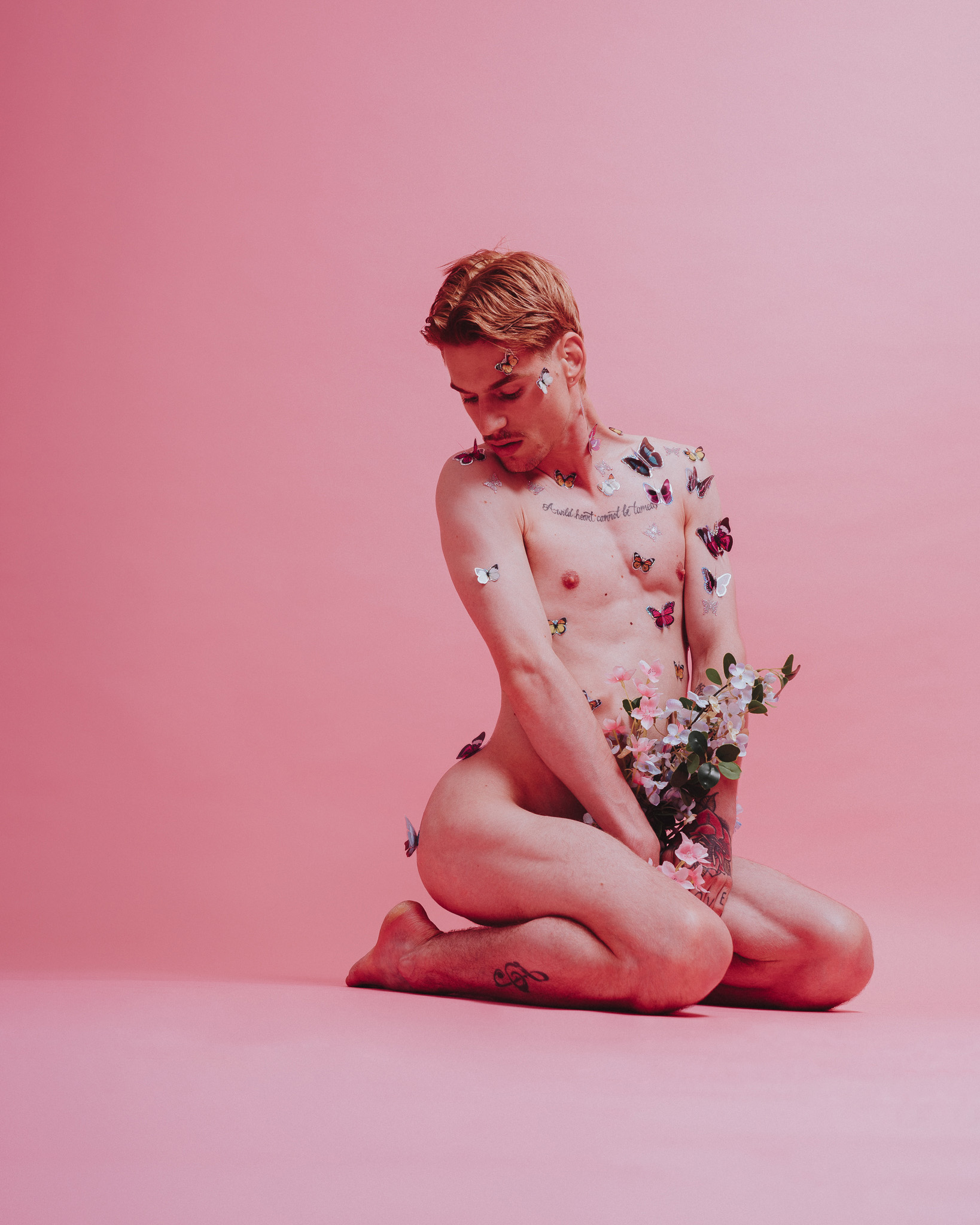 «IF I TOUCH IT, WILL IT BREAK OR FLY AWAY?» – Olivier C. by Les Magiciens Photo.