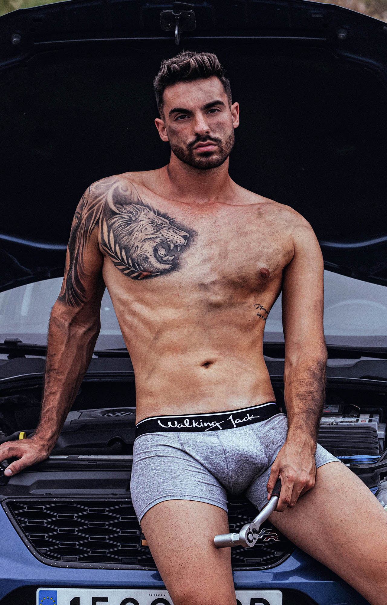 «MECHANIC AT SUNSET» – PEDRO BY BRIAN PIÑERO.