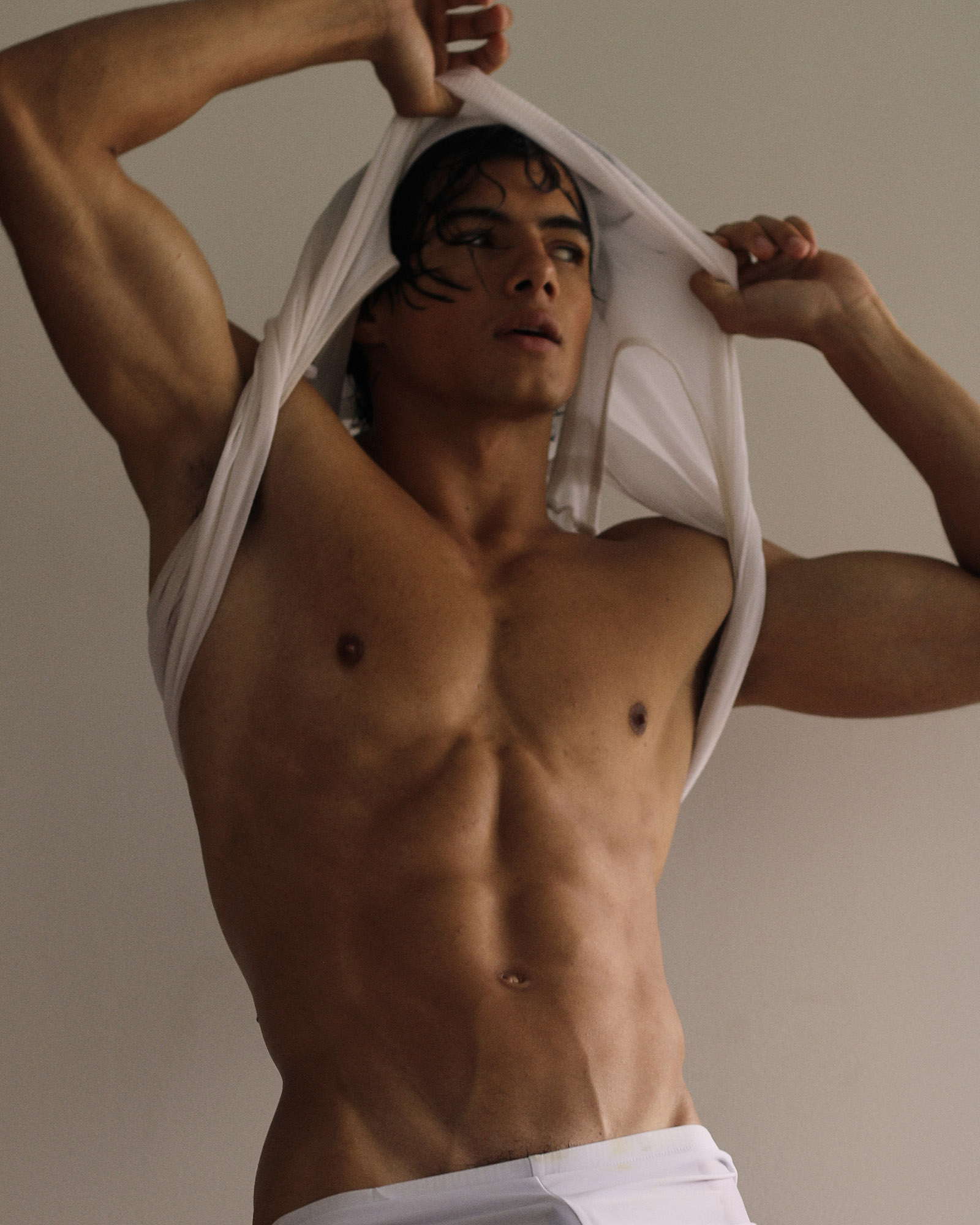 Emberg Ross by Andrés Quigüa.