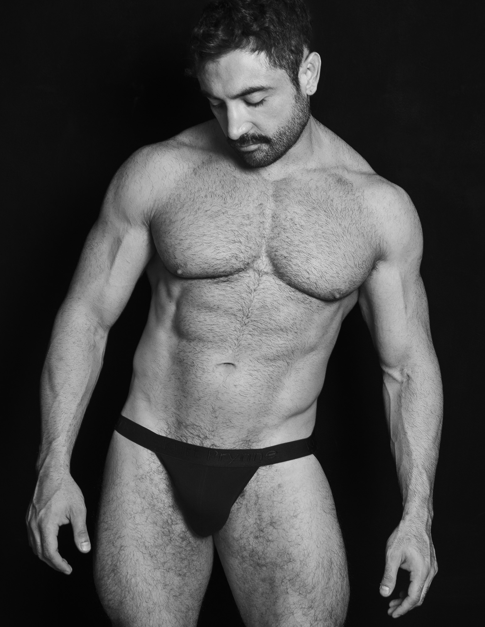 KURT PRYNNE X THEVICBOX – «A VOYEURISTIC VIEW OF IDENTITY».