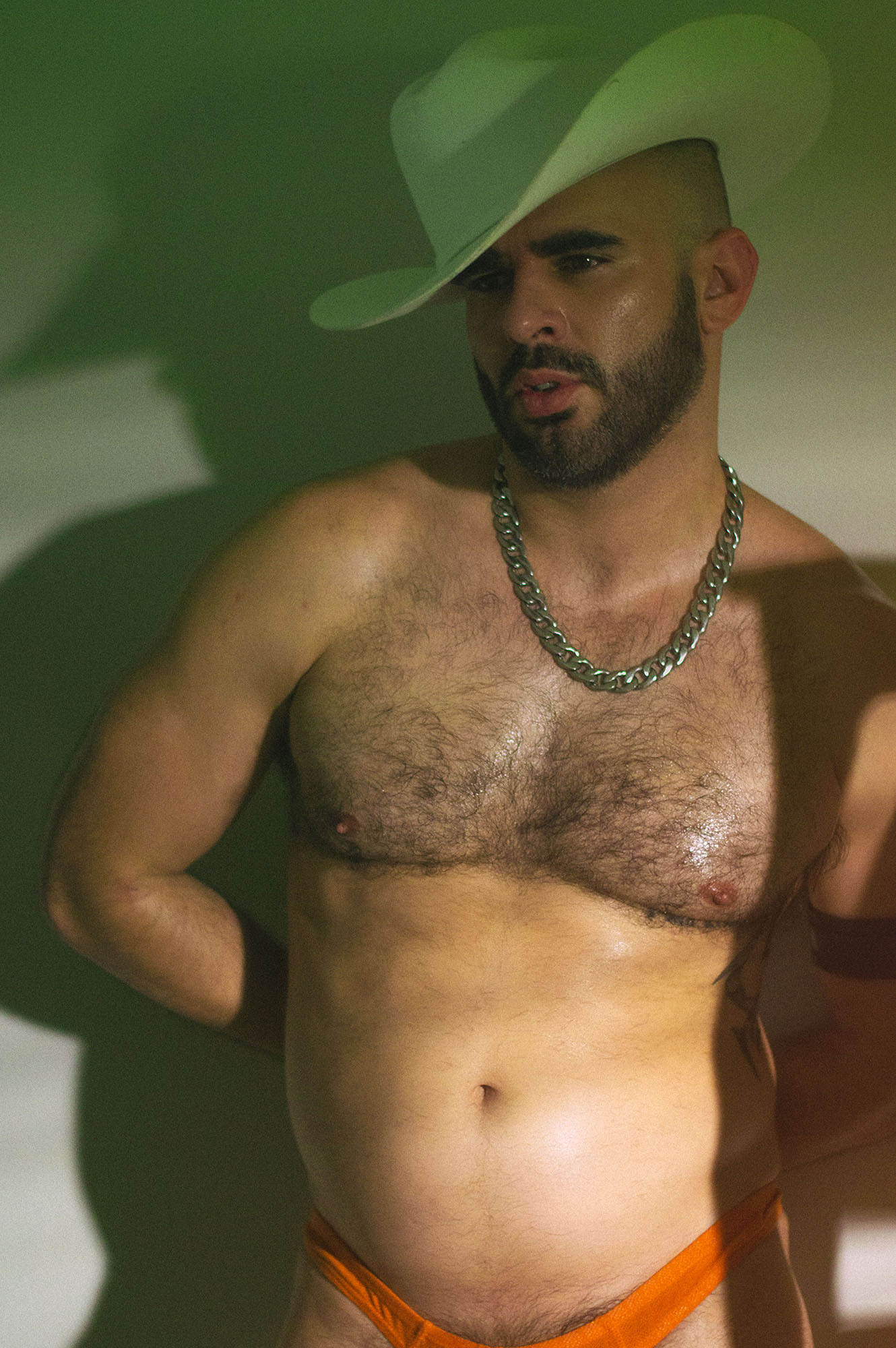 «HUESO BOY 12» – Mau Woof by Hueso, part I.