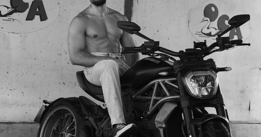 «AUTO-LAVADO» – Vicente Marín by Jorge Ángel Fábregas.