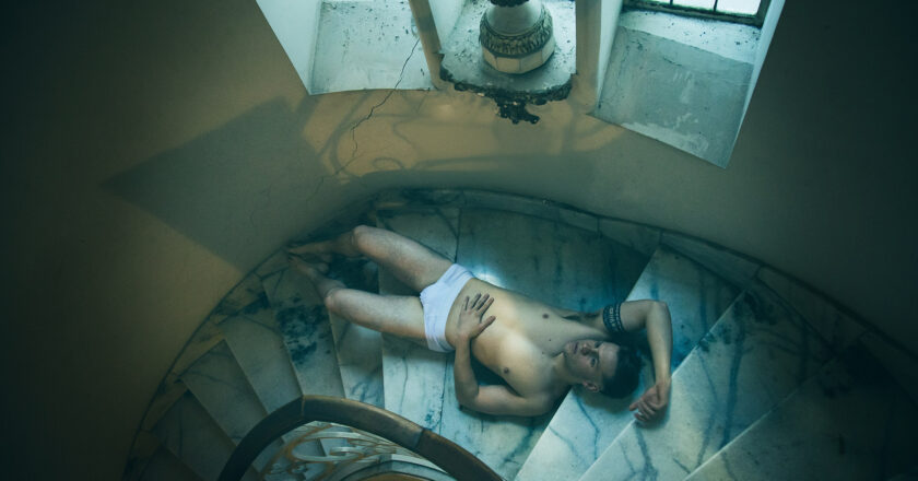 «SEXY BLONDE» – Diego by Retrato+
