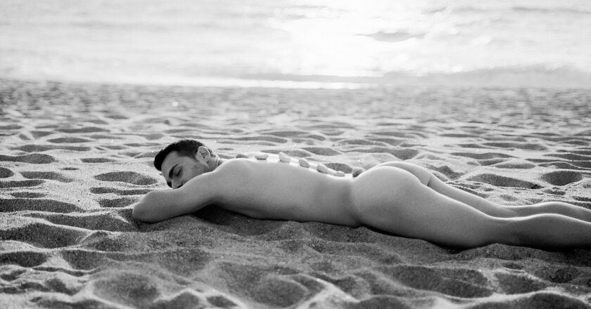 NSFW – «LOOKING IN» – Julen by David Ortube.