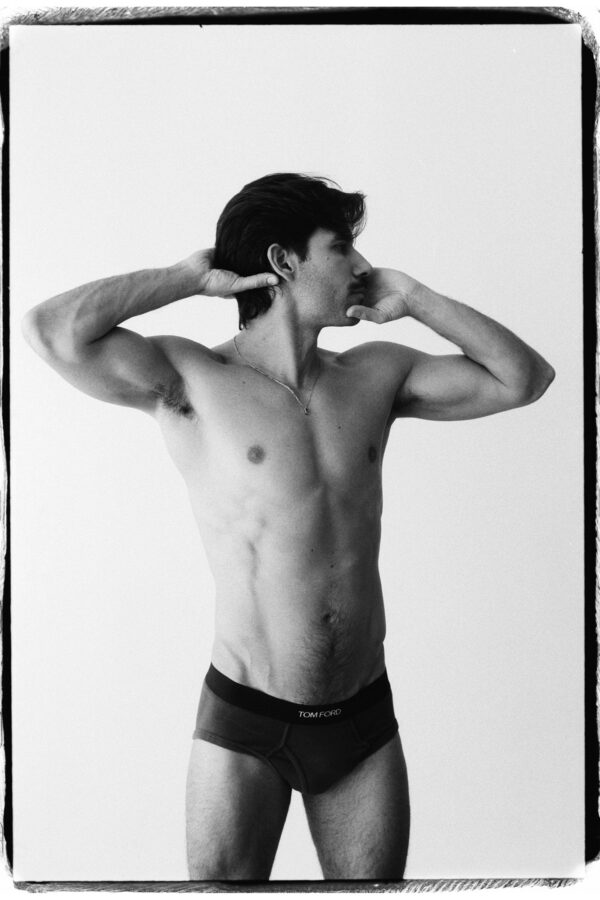 Kike by Juan de los Mares.