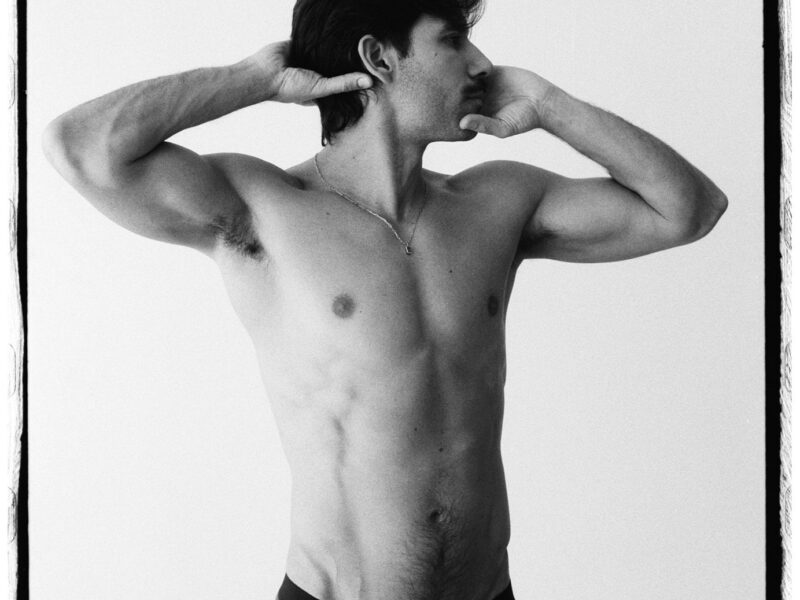 Kike by Juan de los Mares.
