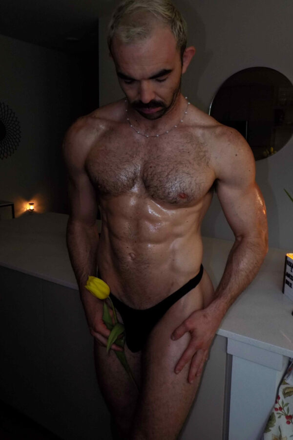 «IN FULL BLOOM» – Braden Black by VISIBLE.