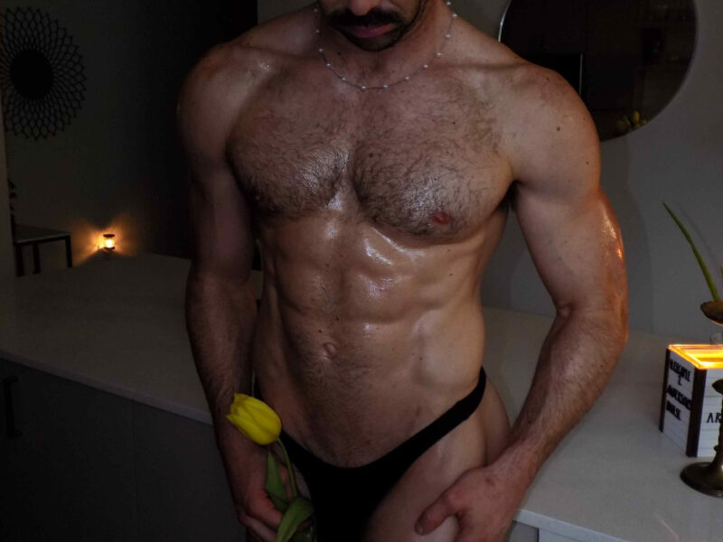 «IN FULL BLOOM» – Braden Black by VISIBLE.